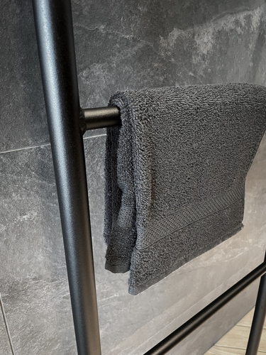 Wieszak Drabinka na ręczniki wolnostojąca metalowa ESCADO - Czarny