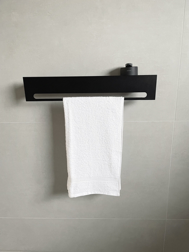 Wieszak Uchwyt na ręcznik wiszący z półką RETTO - Czarny