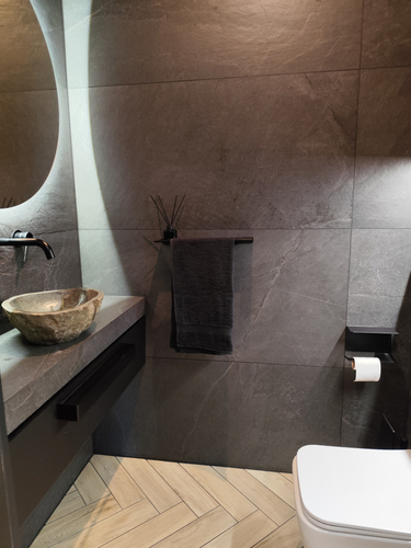 Wieszak Uchwyt na ręcznik wiszący MODERNO - Czarny